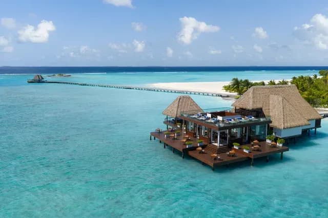 Heritance Aarah: Luxury and Paradise in the Maldives