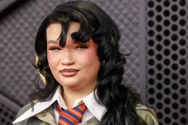 Lola Young Reveals Lily Allen's Advice That Made Her Say: 'I Can't Do That' - Image 1