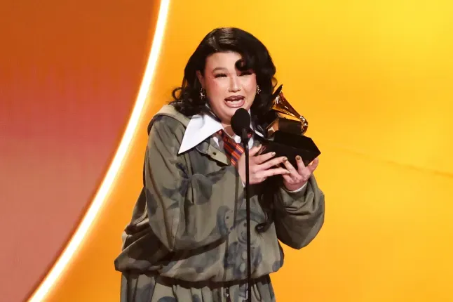 Lola Young Reveals Lily Allen's Advice That Made Her Say: 'I Can't Do That' - Image 4