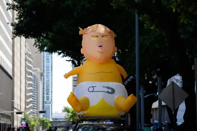 Massive 'No Kings' Protests Against Trump and Far-Right Rock US, UK - Image 3