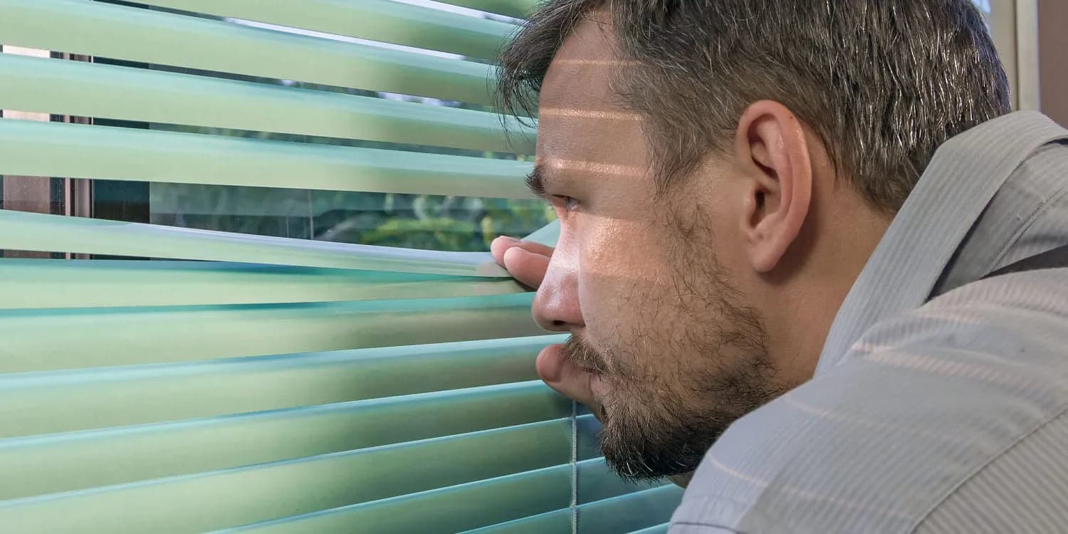 Estudio Revela: Cannabis y Trauma Infantil Aumentan la Paranoia