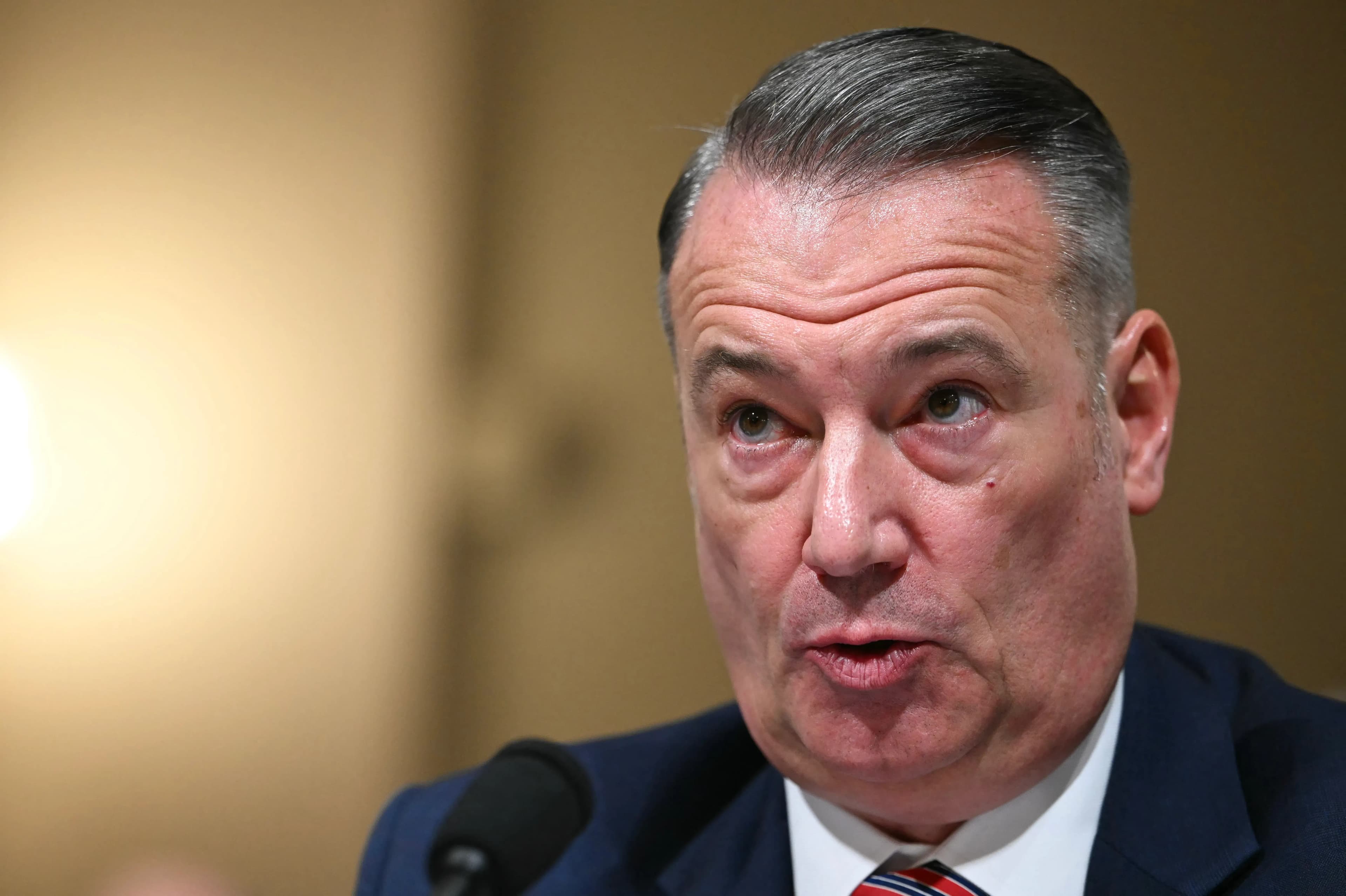 Alto Funcionario de ICE Sufre Problemas de Salud por Estrés Laboral