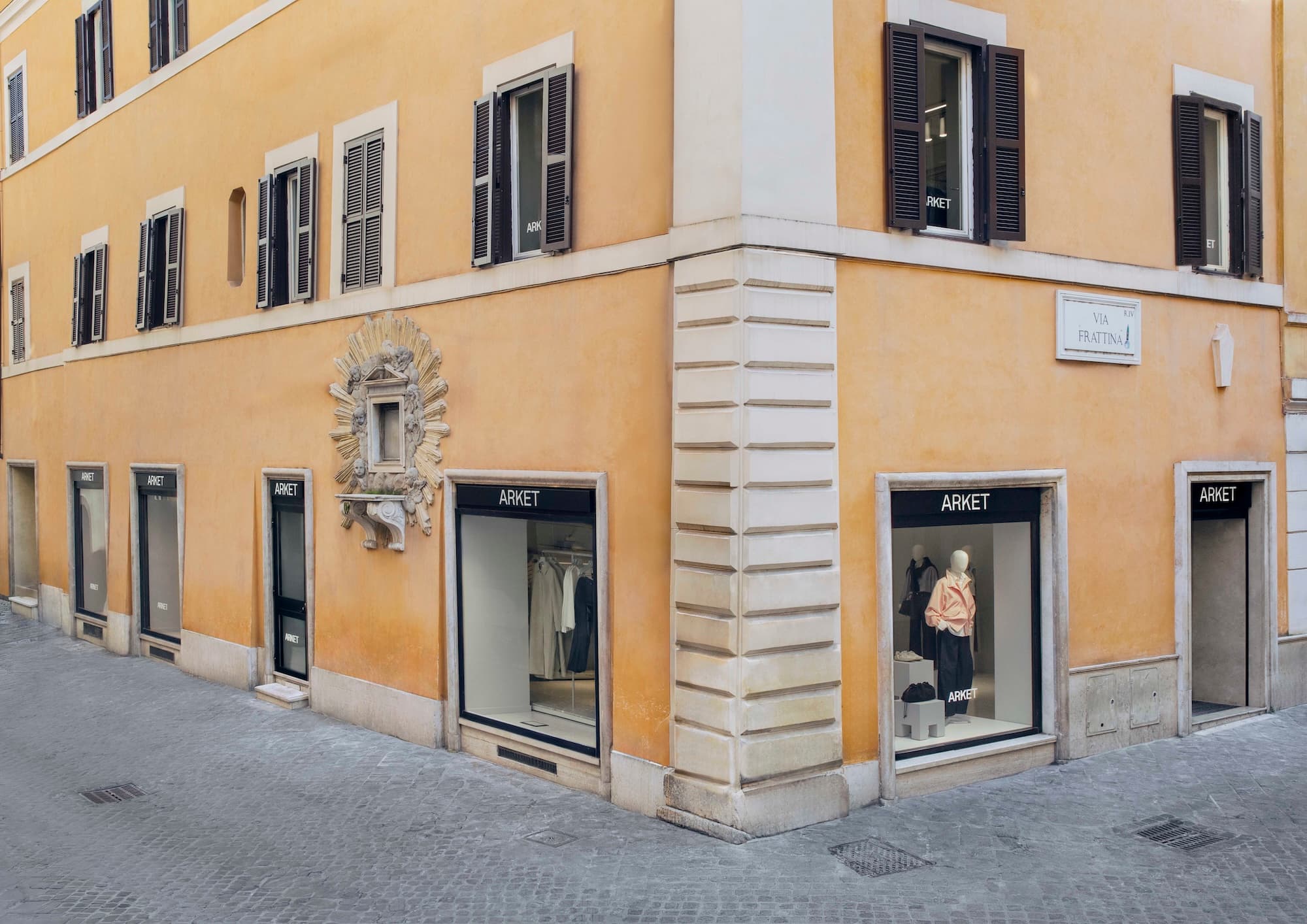 Arket conquista Italia: ¡Nueva tienda insignia en Roma y planes de expansión audaces! Arket conquista Italia: ¡Nueva tienda insignia en Roma y planes de expansión audaces!