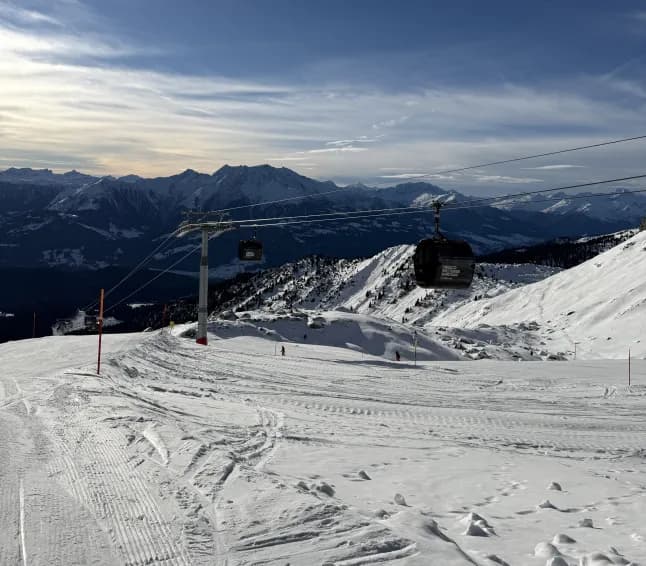 Laax, Suiza: El Destino Alpino que Conquista a los Viajeros Británicos y Apuesta por la Sostenibilidad - Image 2 Laax, Suiza: El Destino Alpino que Conquista a los Viajeros Británicos y Apuesta por la Sostenibilidad - Image 2