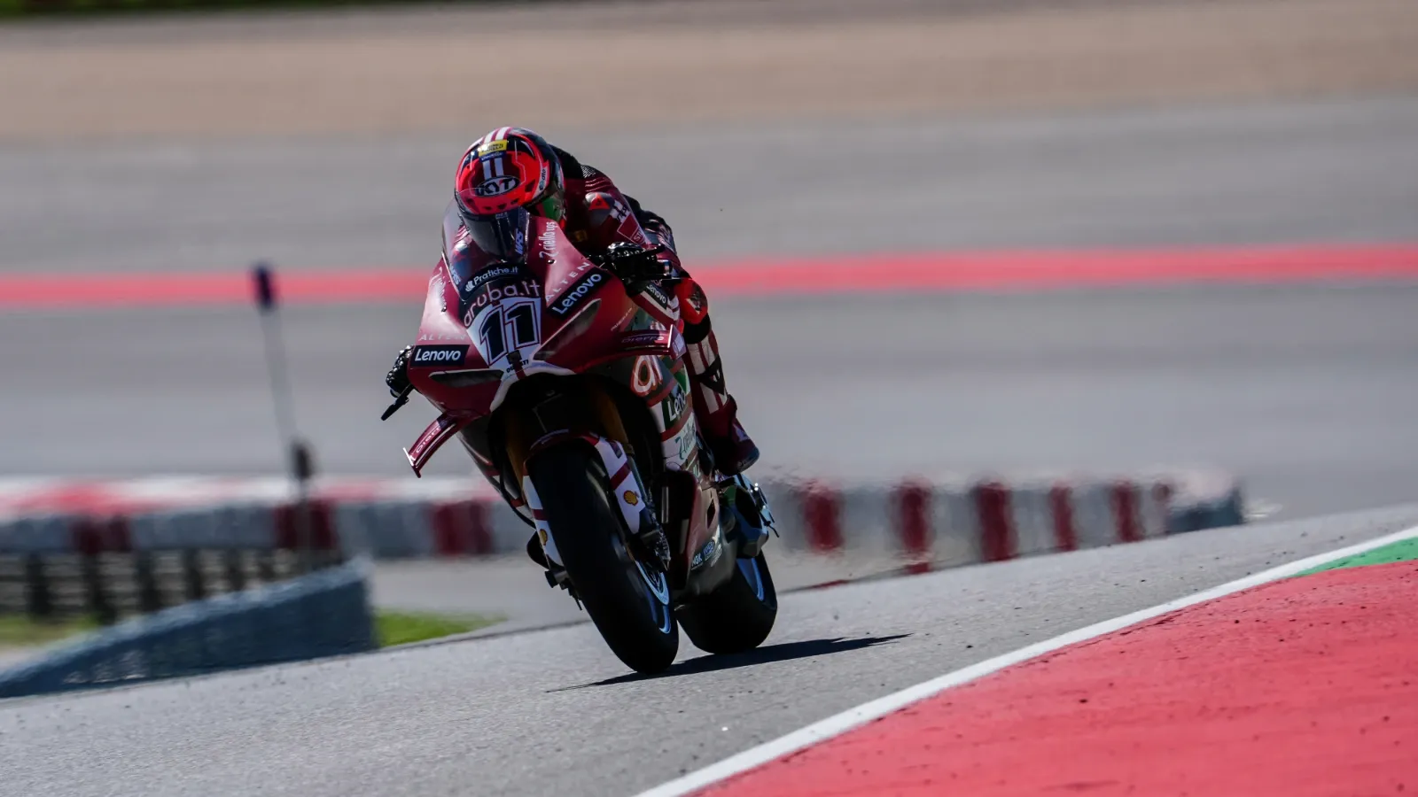 Nicolo Bulega Domina la Carrera Superpole WorldSBK en Portimao Nicolo Bulega Domina la Carrera Superpole WorldSBK en Portimao