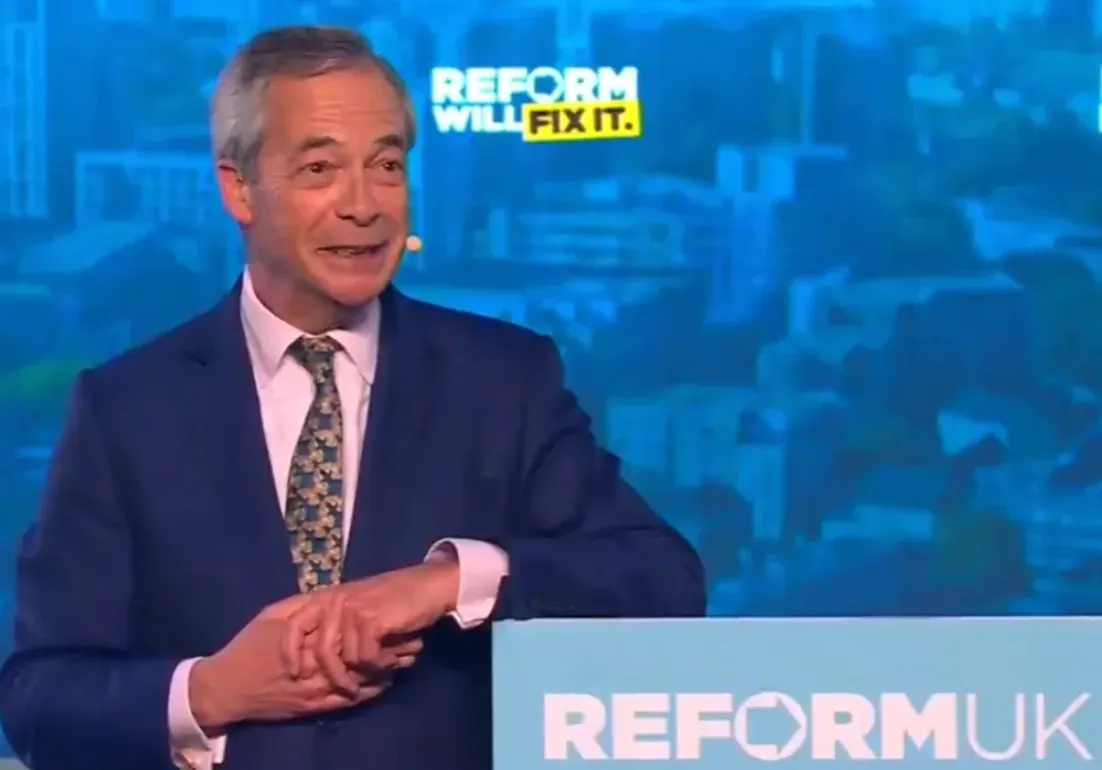 Nigel Farage, abucheado dos veces en un minuto durante un discurso en Londres Nigel Farage, abucheado dos veces en un minuto durante un discurso en Londres