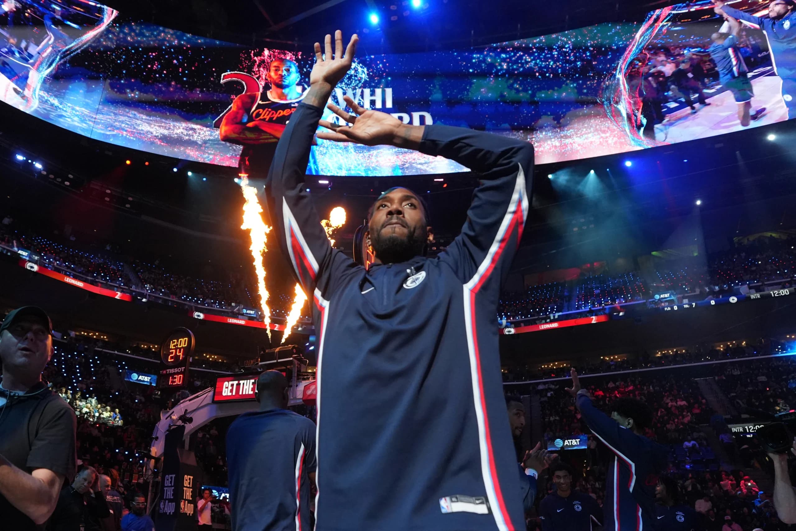 Warriors Considerarían a Kawhi Leonard sobre Giannis: Estrategia para el Verano